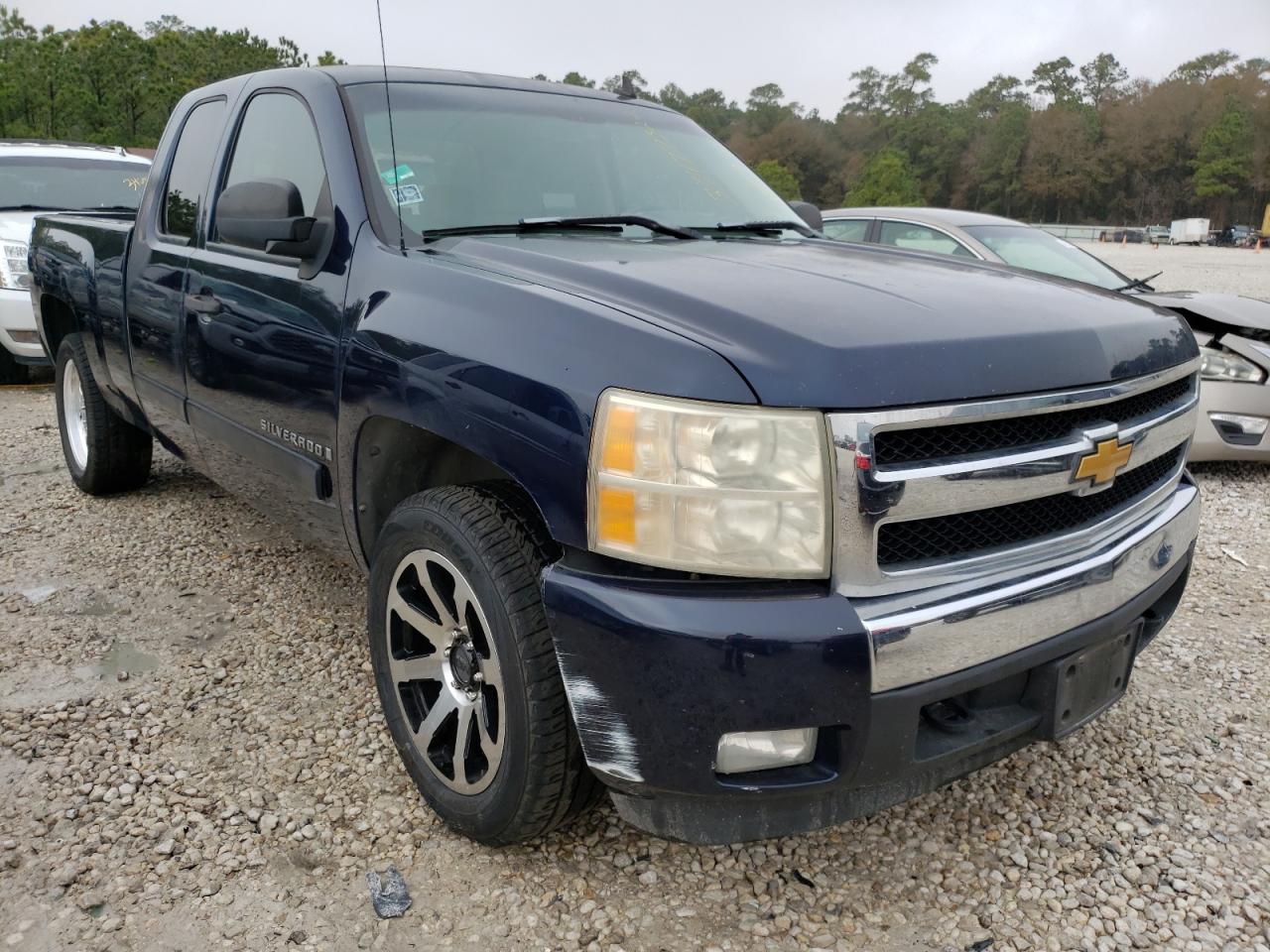 CHEVROLET SILVERADO 2007 with VIN 2GCEC19C571588847 - Photo from auction