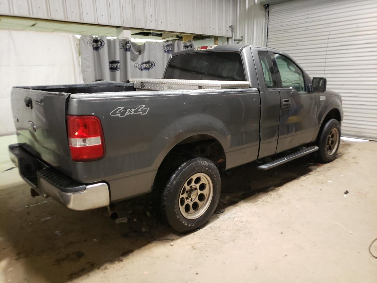 Photo 4 from auction – 2004 FORD F150 with VIN 1FTRF14W44NB61552