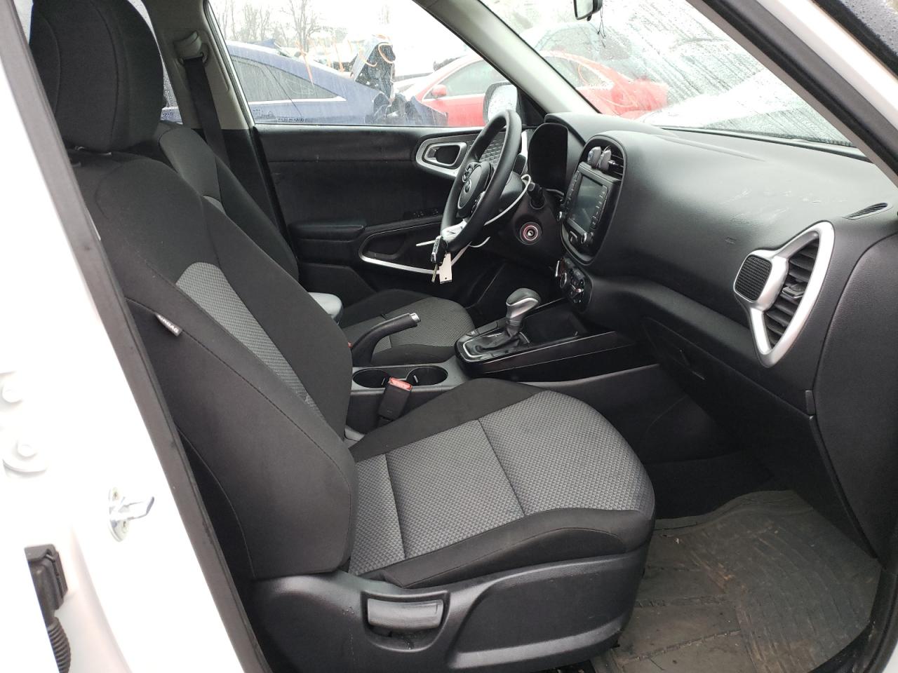 Photo 5 from auction – 2020 KIA SOUL LX with VIN KNDJ23AUXL7029759