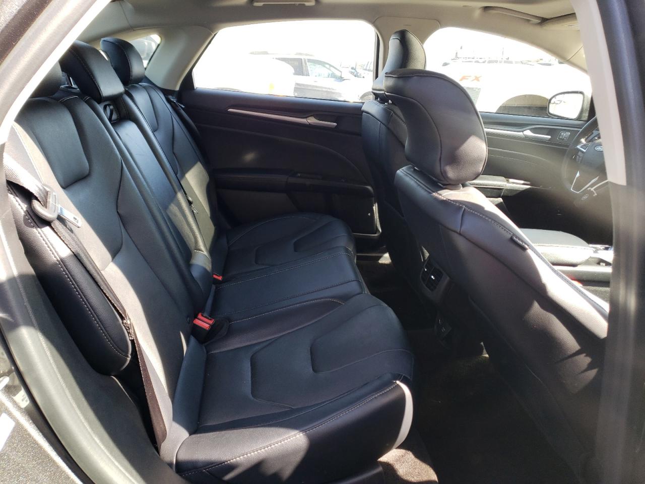 Photo 6 from auction – 2018 FORD FUSION TIT with VIN 3FA6P0SU8JR211606