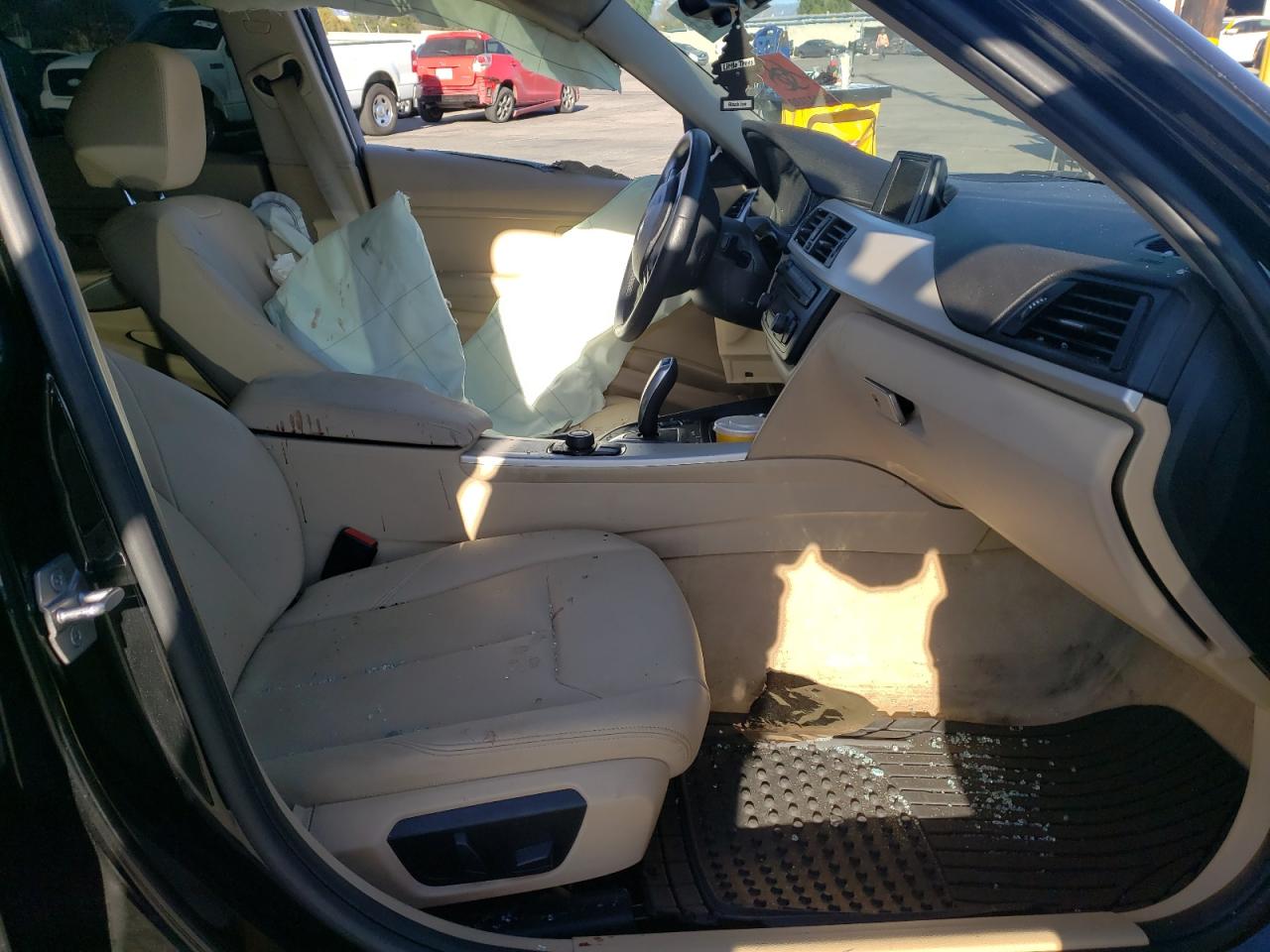 Photo 5 from auction – 2015 BMW 320 I with VIN WBA3B1C52FK141599