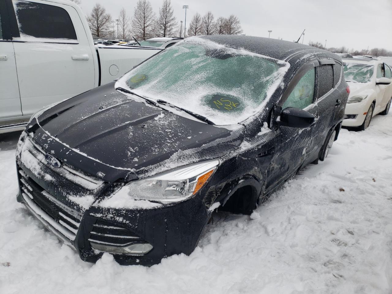 Photo 2 from auction – 2016 FORD ESCAPE SE with VIN 1FMCU9GX2GUC16844