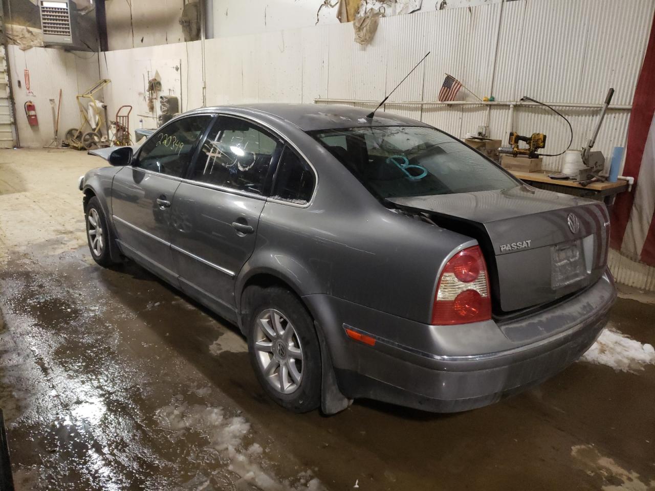 Photo 3 from auction – 2004 VOLKSWAGEN PASSAT GLS with VIN WVWPD63B24P207456