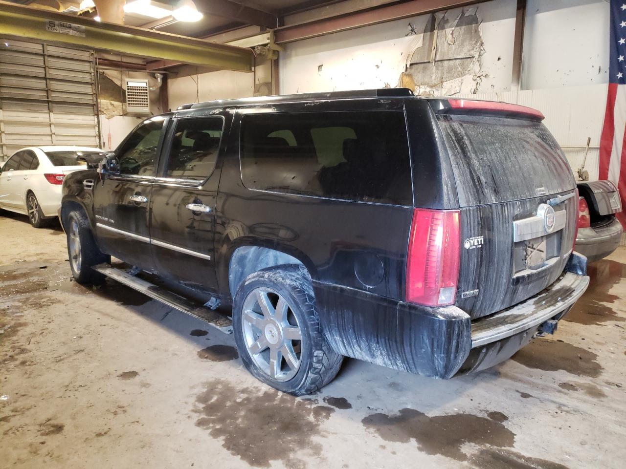 Photo 3 from auction – 2011 CADILLAC ESCALADE E with VIN 1GYS4JEFXBR179821