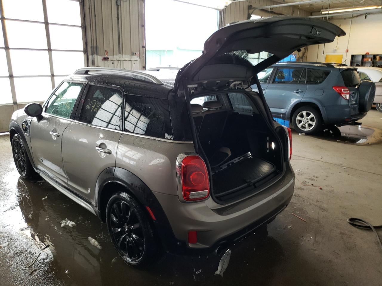 Photo 3 from auction – 2018 MINI COOPER S E with VIN WMZYU7C4XJ3E56489