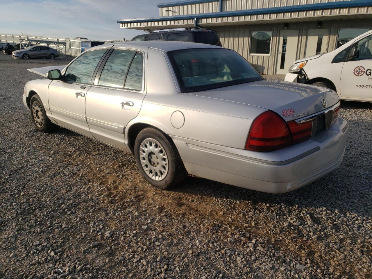 Photo 3 from auction – 2003 MERCURY GRAND MARQ with VIN 2MEFM74W13X602948