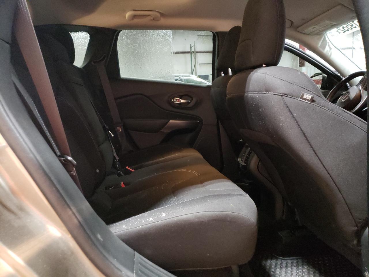 Photo 6 from auction – 2019 JEEP CHEROKEE L with VIN 1C4PJLCB2KD145594