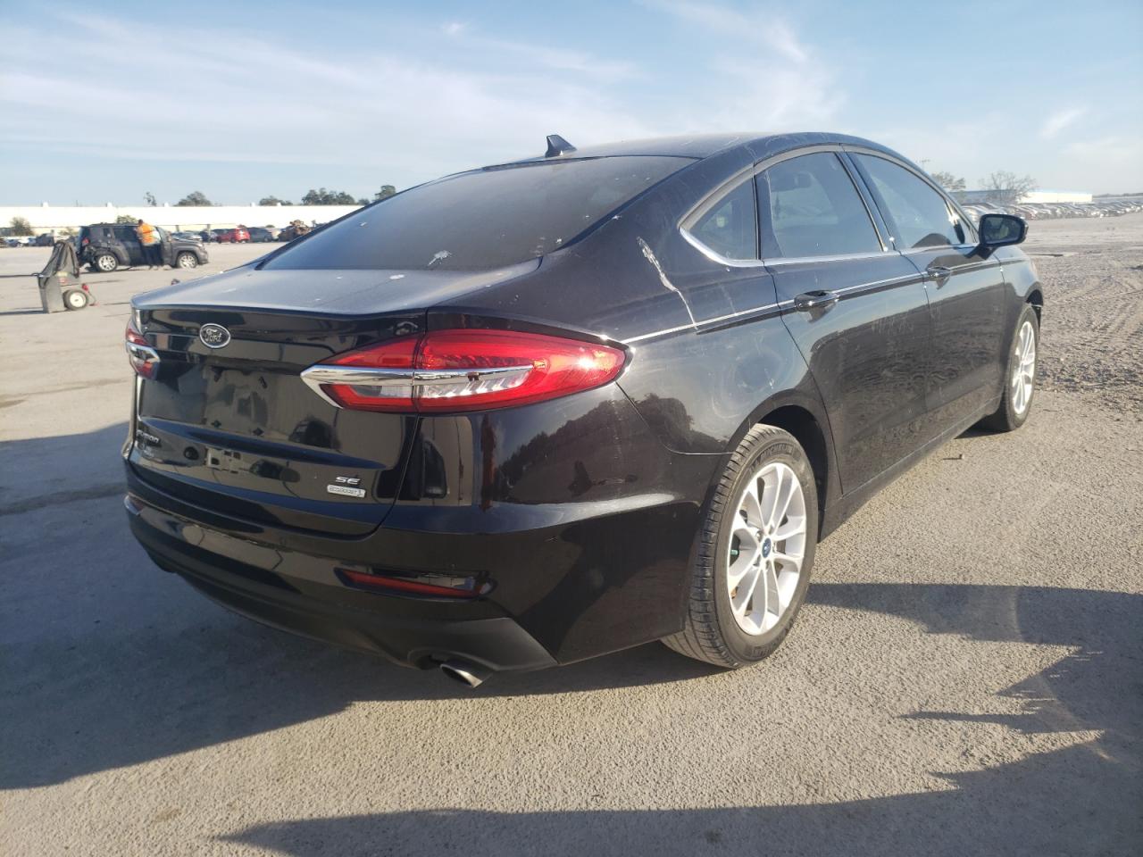 Photo 4 from auction – 2020 FORD FUSION SE with VIN 3FA6P0HD5LR134946