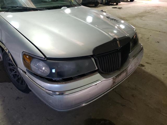 Photo 9 from auction – 2000 LINCOLN TOWN CAR S with VIN 1LNHM82W7YY919476