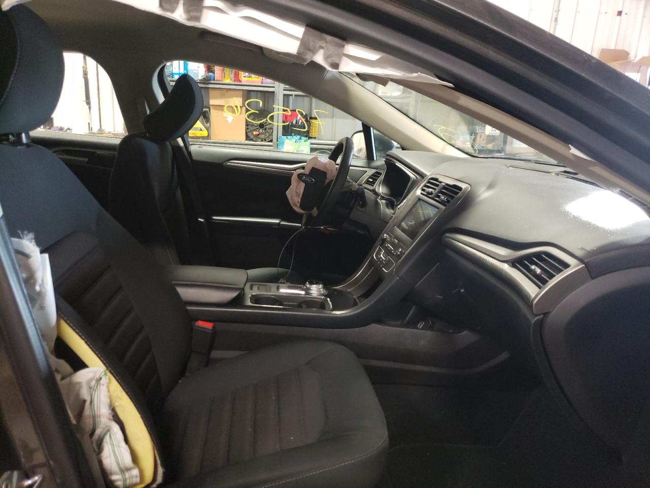Photo 5 from auction – 2019 FORD FUSION SE with VIN 3FA6P0HD2KR185867