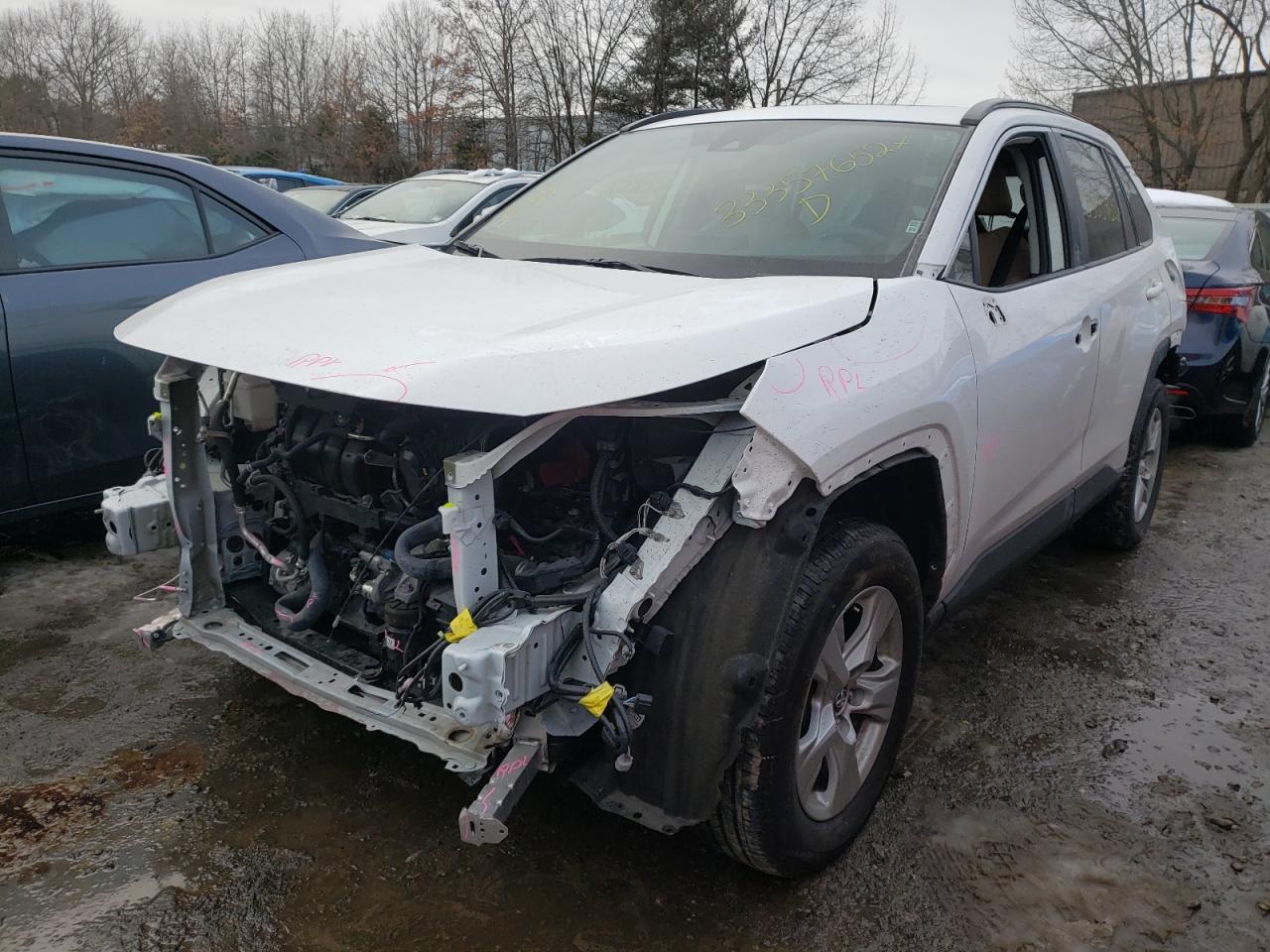 Photo 2 from auction – 2020 TOYOTA RAV4 XLE with VIN 2T3P1RFV2LC131614