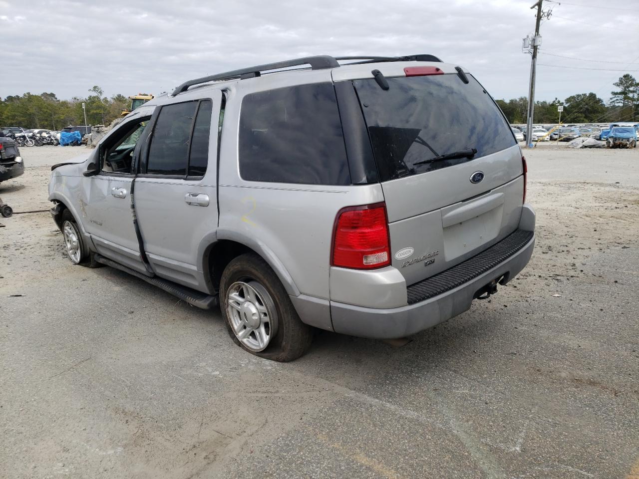 Photo 3 from auction – 2002 FORD EXPLORER X with VIN 1FMZU63EX2UB62053