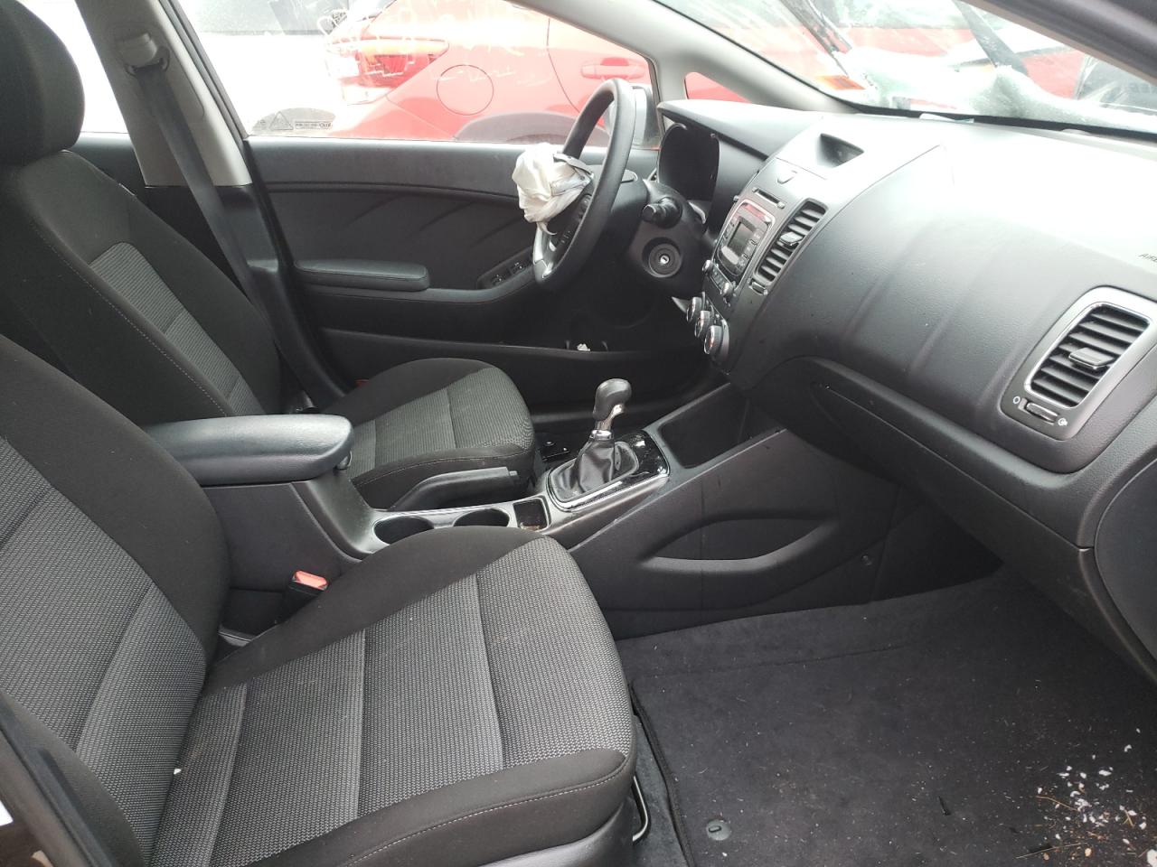 Photo 5 from auction – 2018 KIA FORTE LX with VIN 3KPFK4A74JE194404