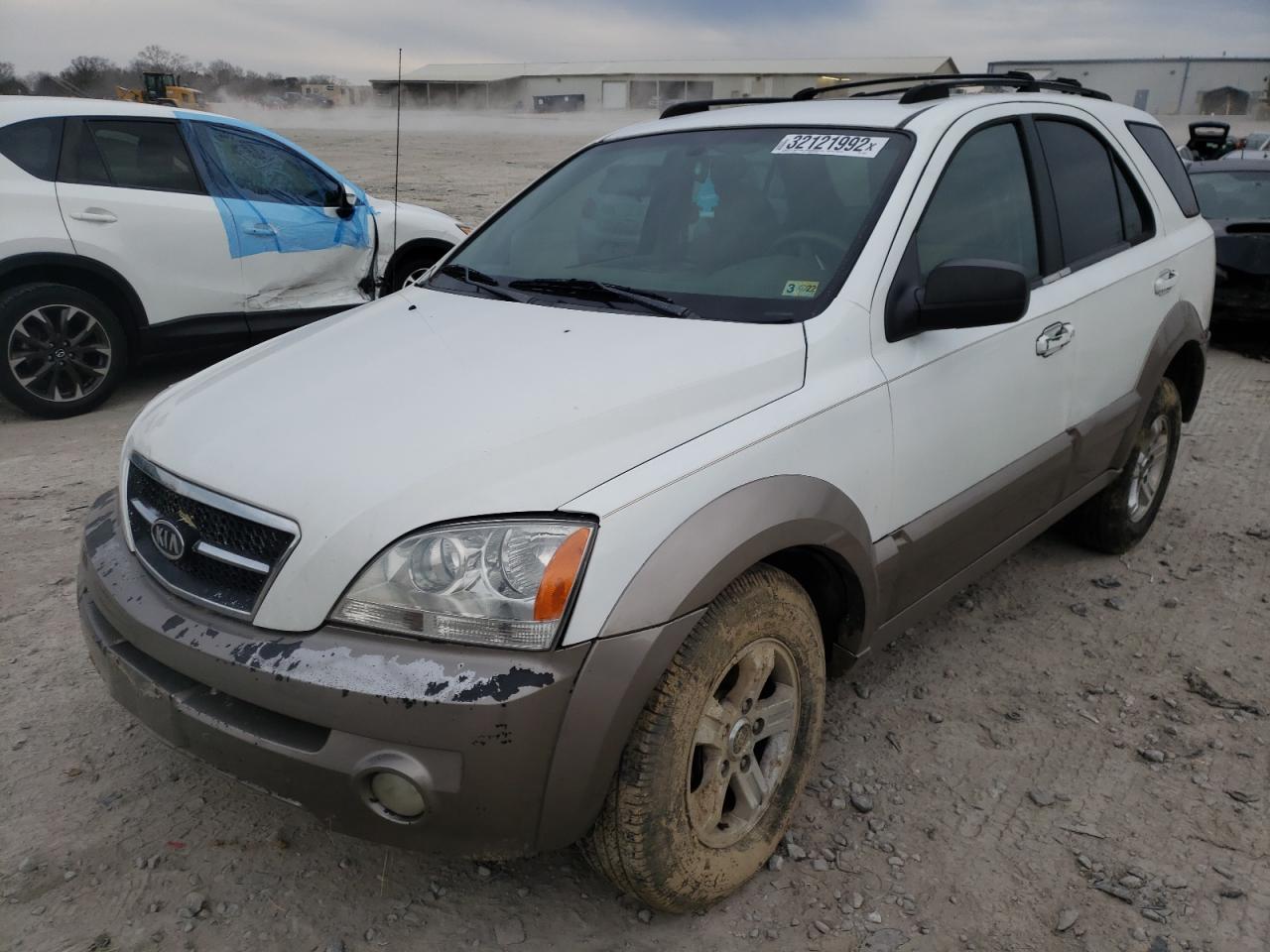 Photo 2 from auction – 2004 KIA SORENTO EX with VIN KNDJC733945226864