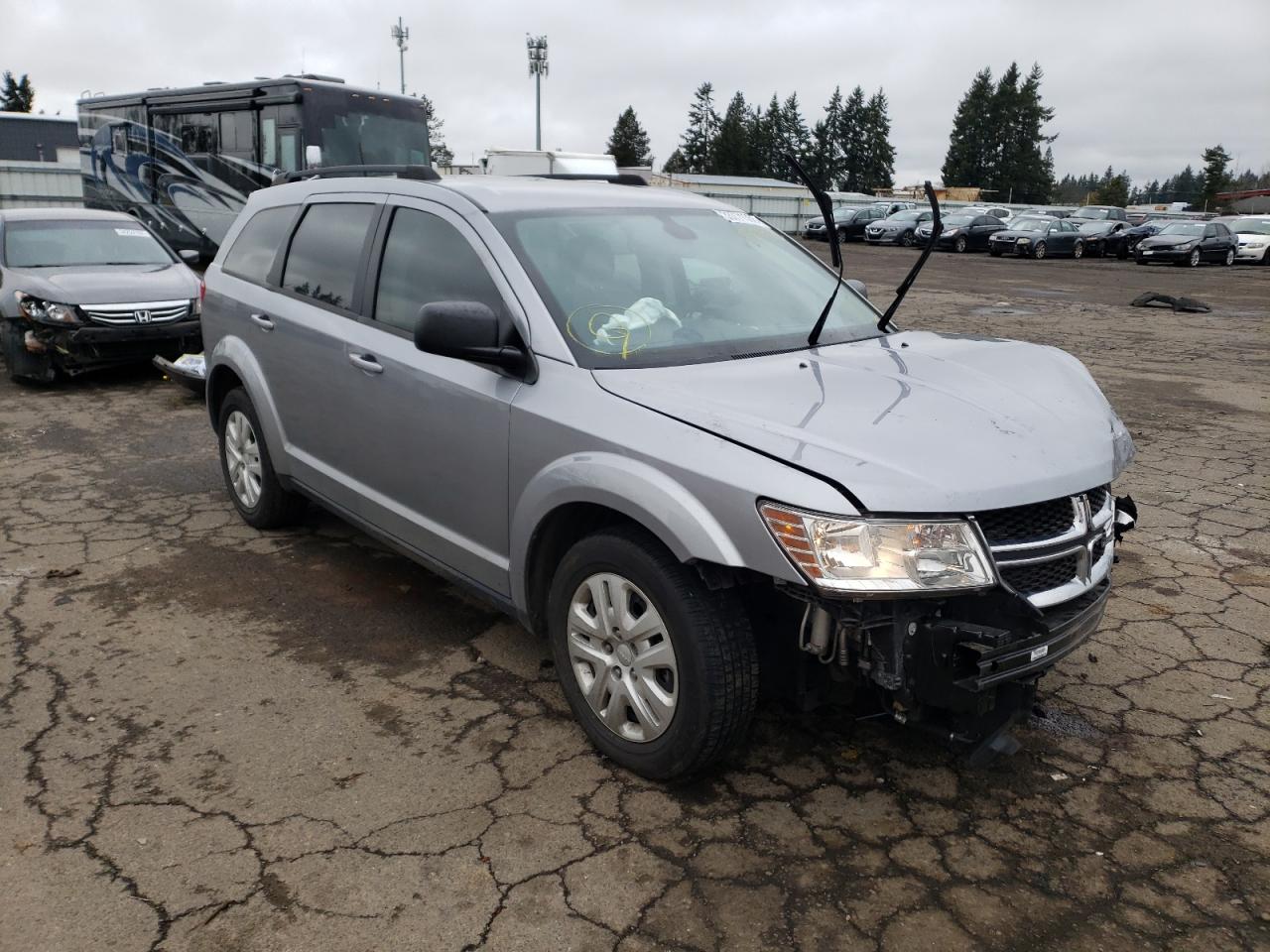 DODGE JOURNEY SE 2018 with VIN 3C4PDCAB6JT531860 - Photo from auction