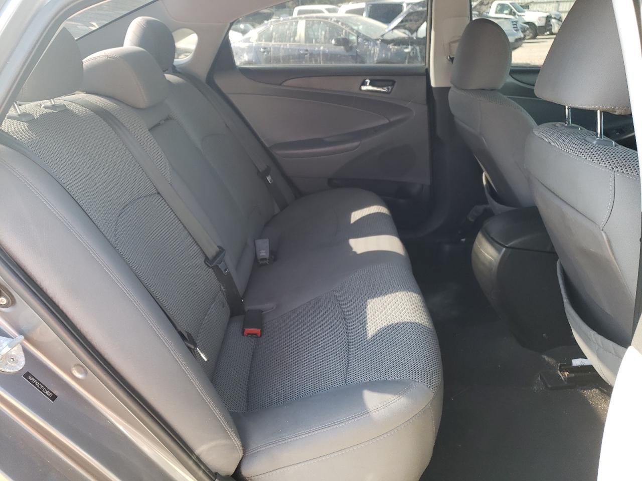 Photo 6 from auction – 2012 HYUNDAI SONATA GLS with VIN 5NPEB4AC2CH358661