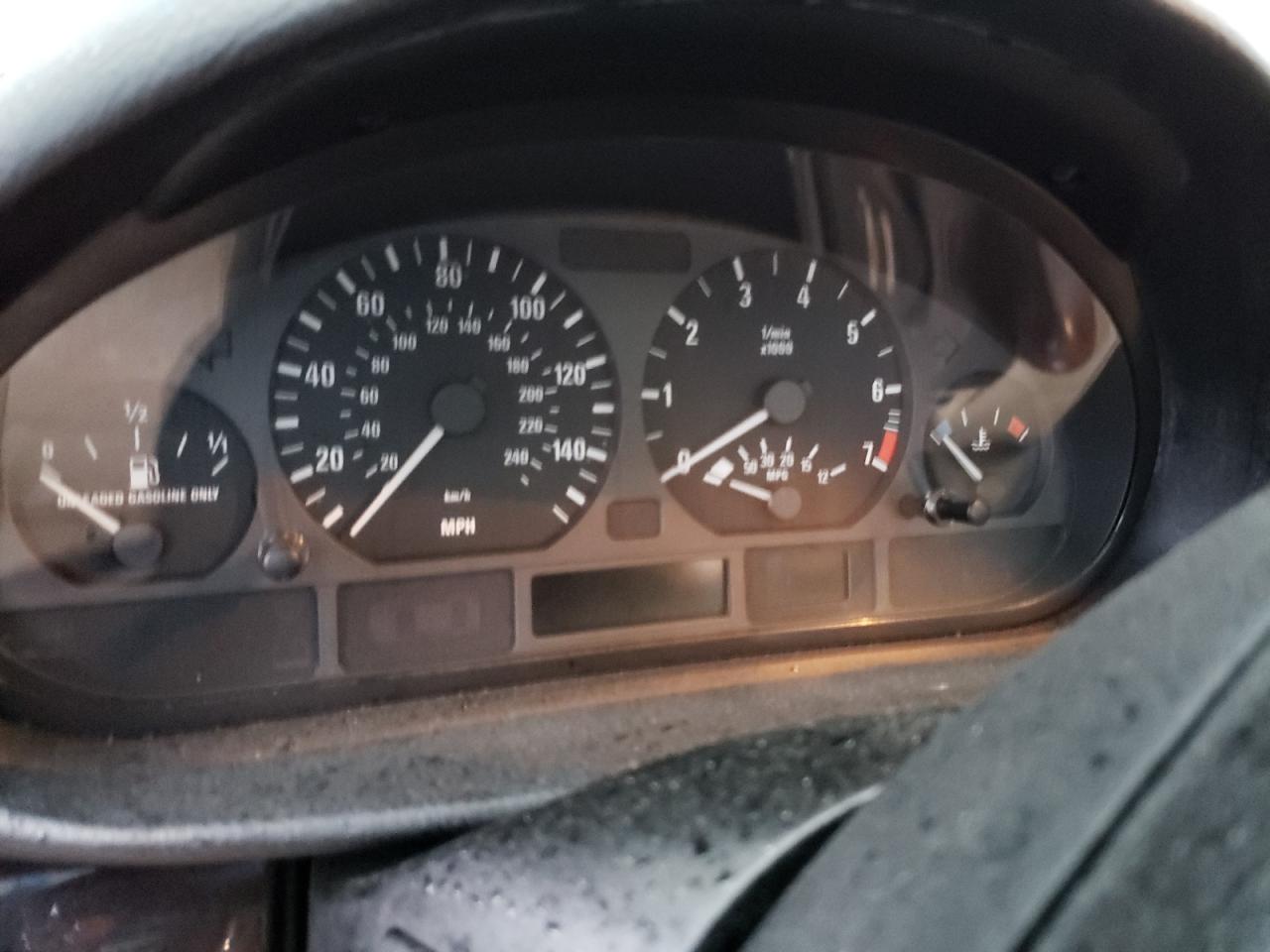 Photo 8 from auction – 2000 BMW 328 I with VIN WBAAM5342YJR61996