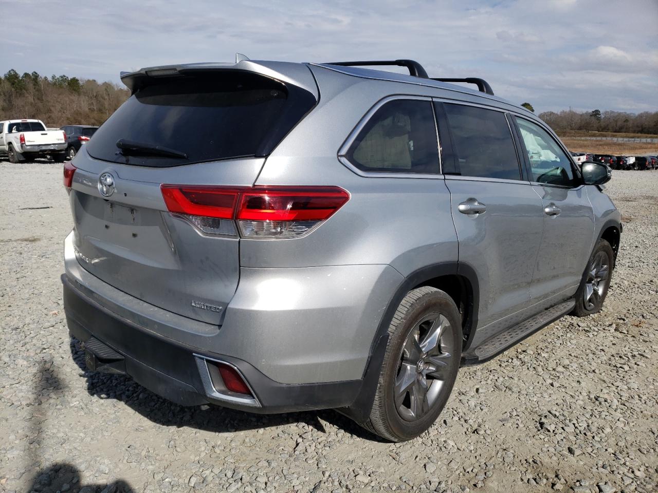 Photo 4 from auction – 2019 TOYOTA HIGHLANDER with VIN 5TDYZRFH2KS319328