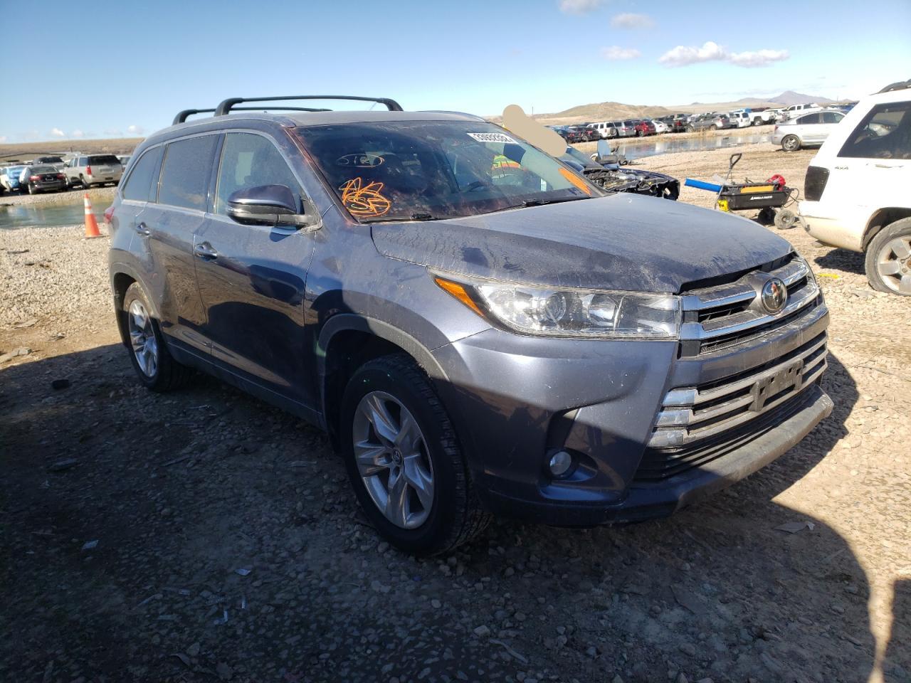 TOYOTA HIGHLANDER 2018 with VIN 5TDDZRFH9JS882549 - Photo from auction