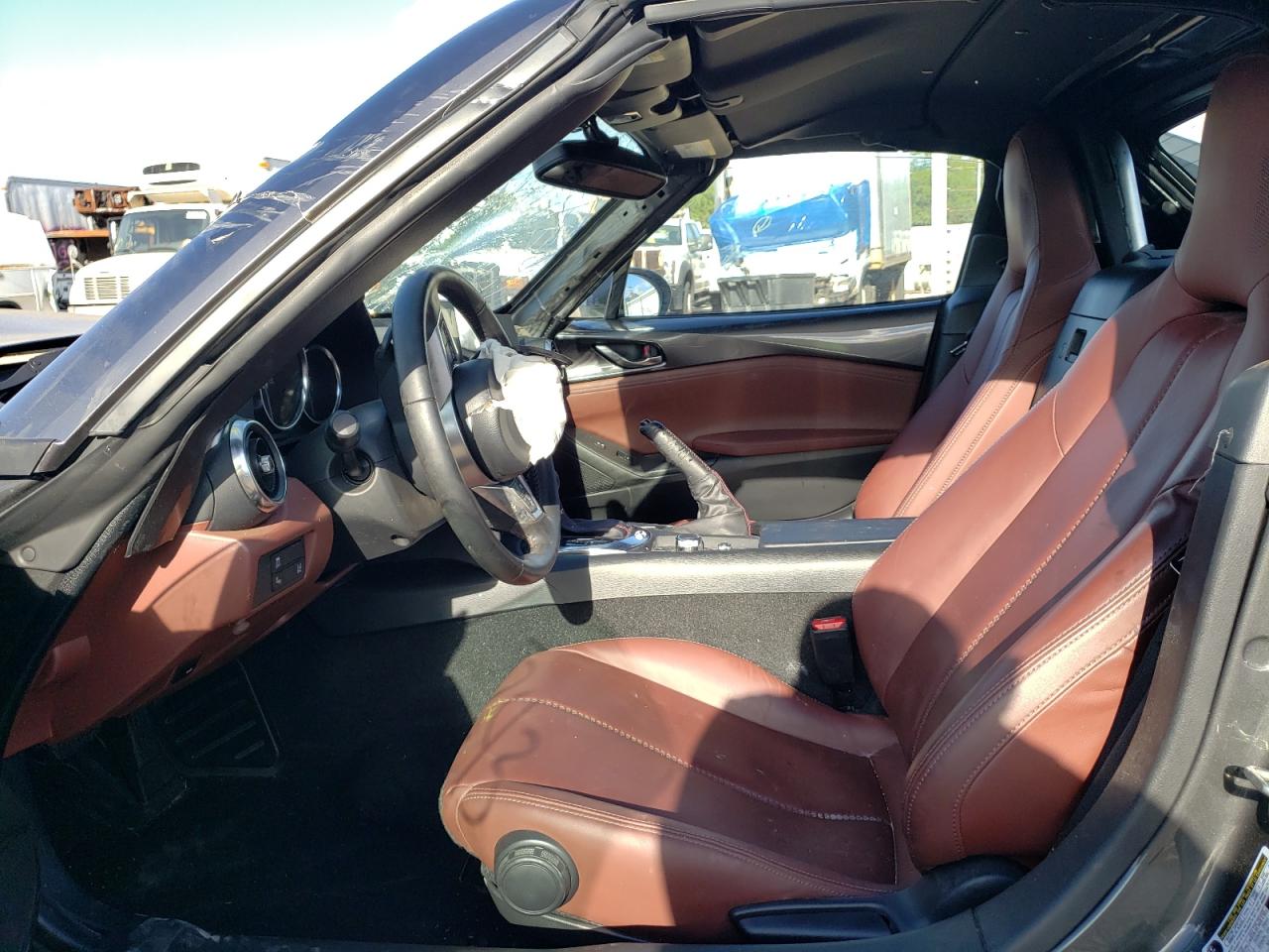 Photo 5 from auction – 2018 MAZDA MX-5 MIATA with VIN JM1NDAM70J0202877