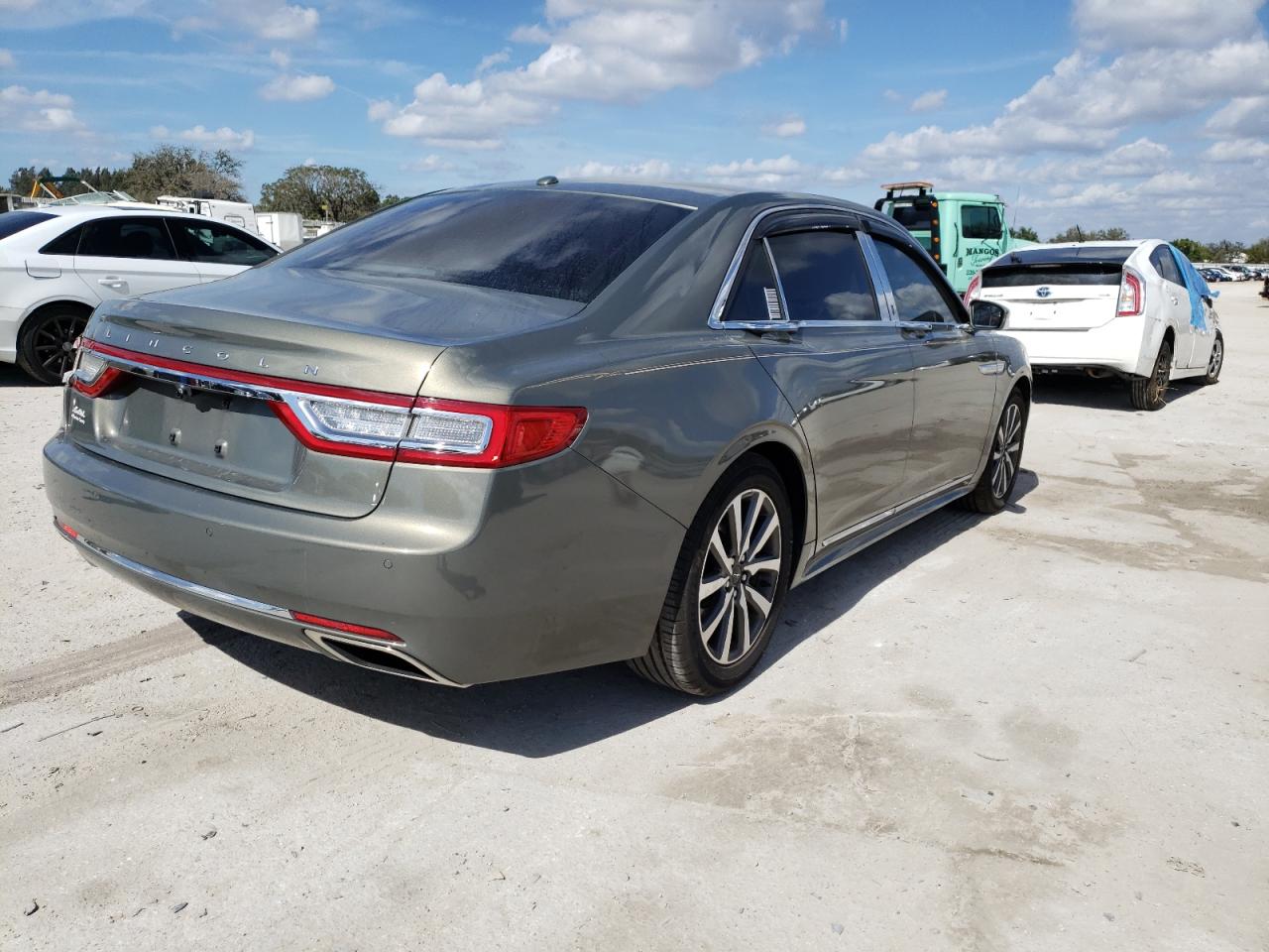 Photo 4 from auction – 2017 LINCOLN CONTINENTA with VIN 1LN6L9PK1H5606835