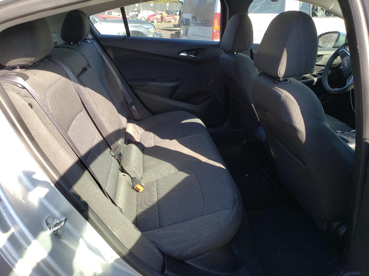 Photo 6 from auction – 2017 CHEVROLET CRUZE LT with VIN 3G1BE6SM8HS603322