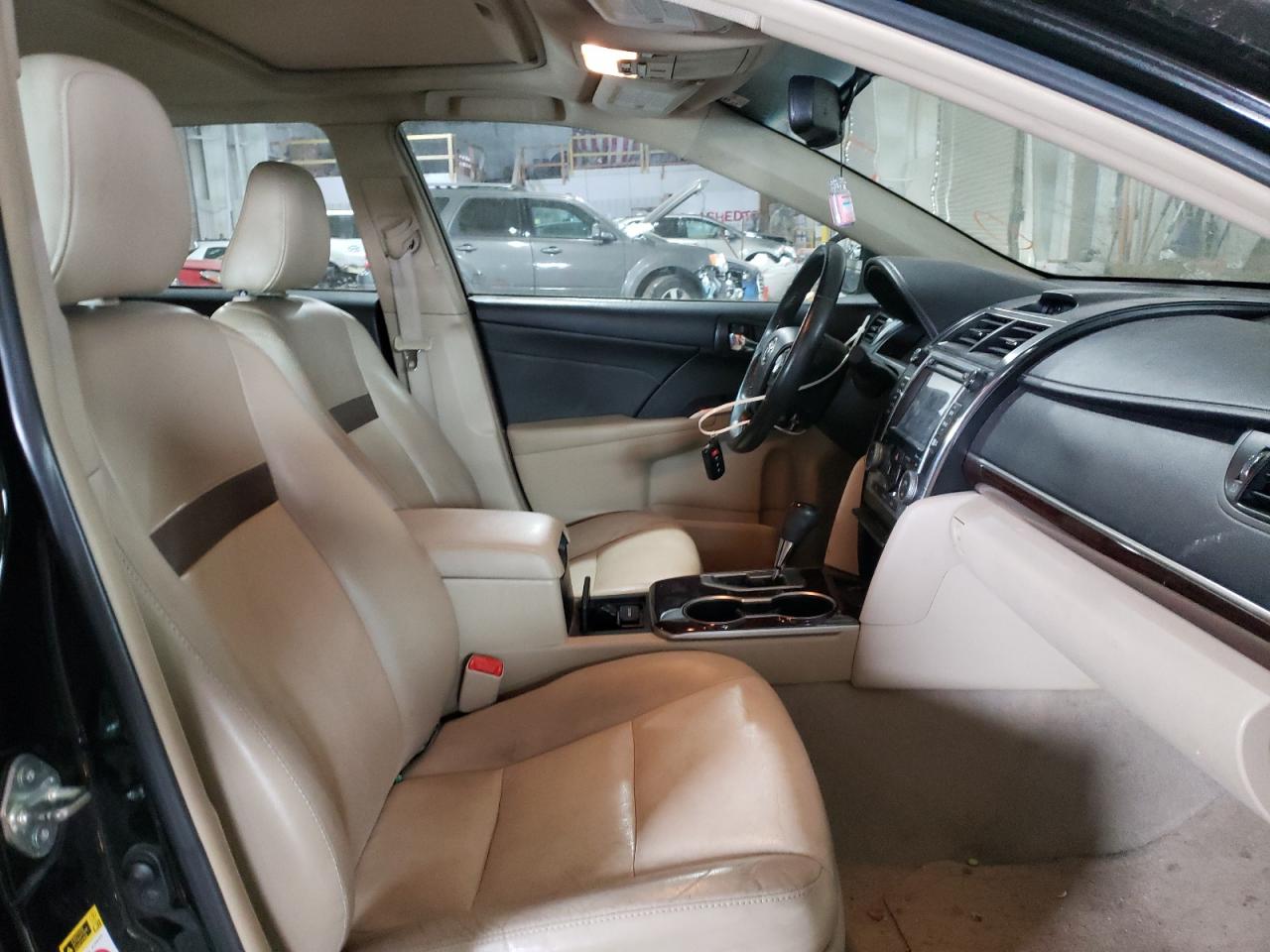 Photo 5 from auction – 2014 TOYOTA CAMRY L with VIN 4T4BF1FK3ER403123