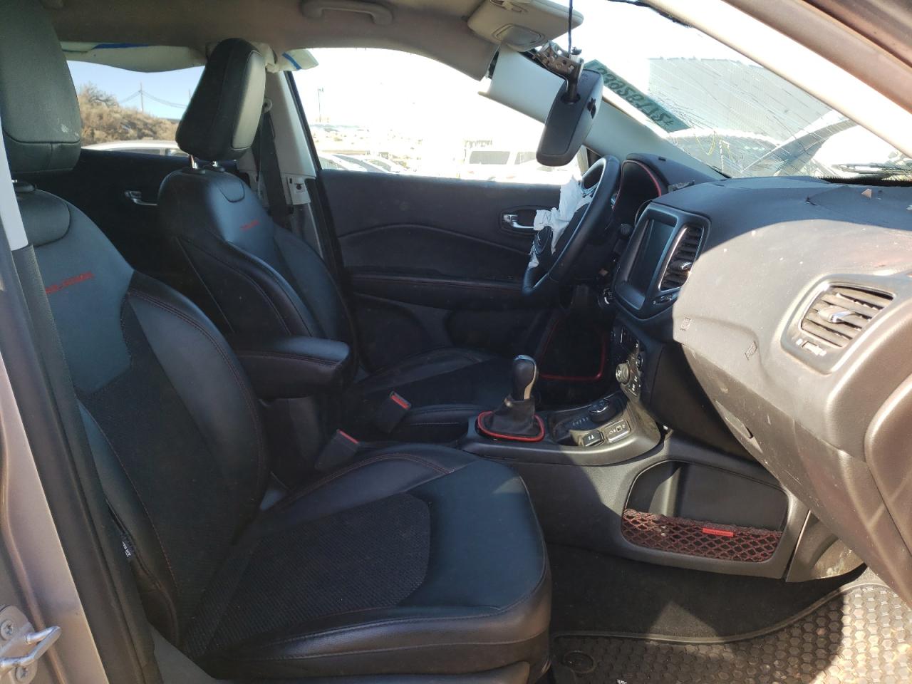 Photo 5 from auction – 2019 JEEP COMPASS TR with VIN 3C4NJDDB3KT770236