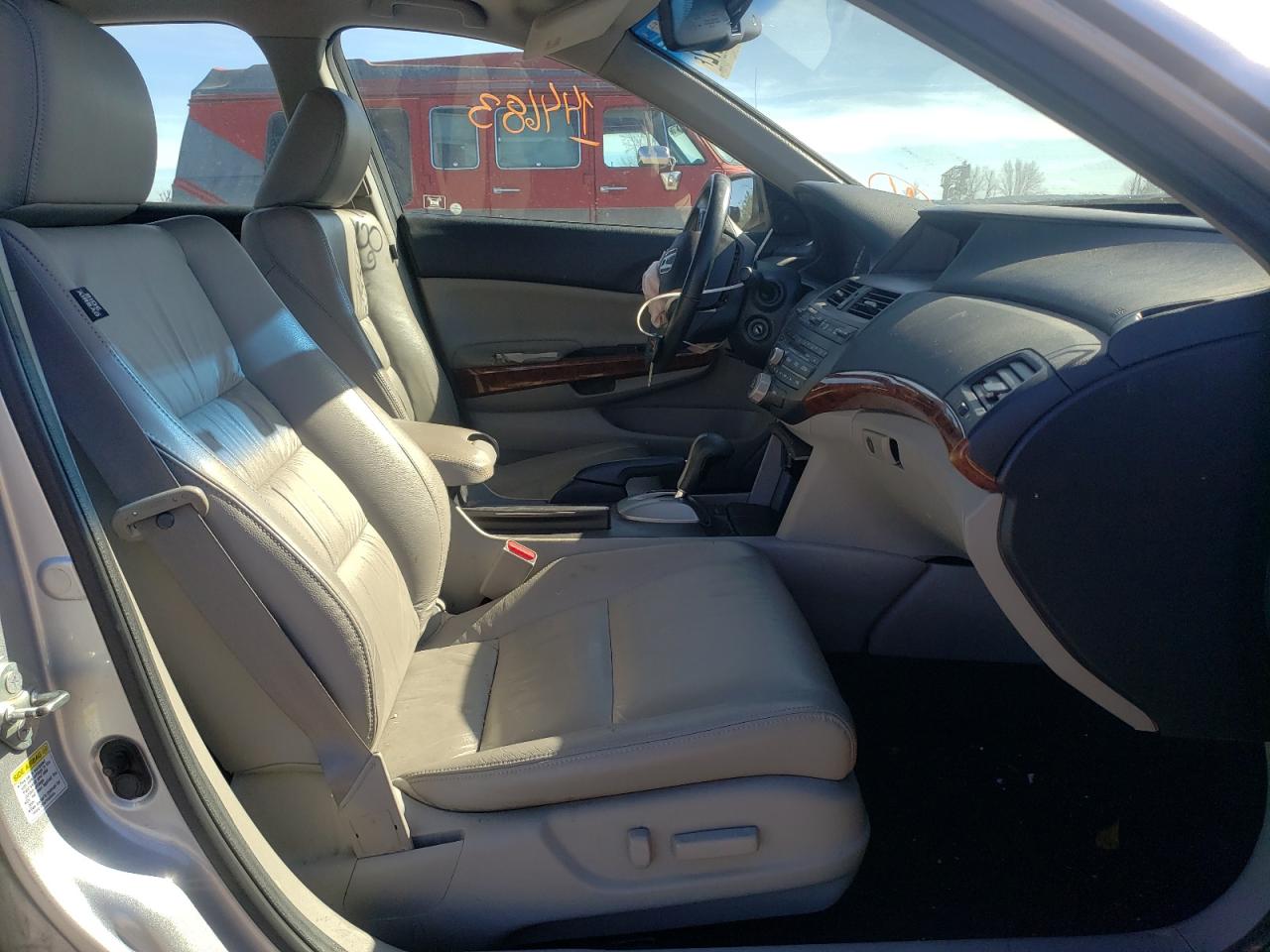 Photo 5 from auction – 2011 HONDA ACCORD EXL with VIN 1HGCP2F85BA059819
