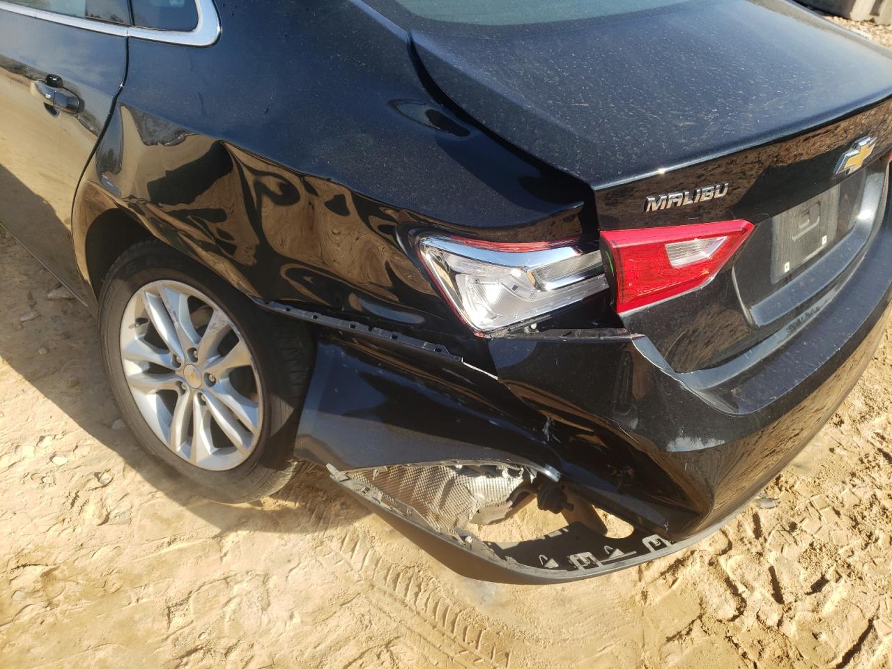 Photo 9 from auction – 2018 CHEVROLET MALIBU LT with VIN 1G1ZD5ST3JF271772