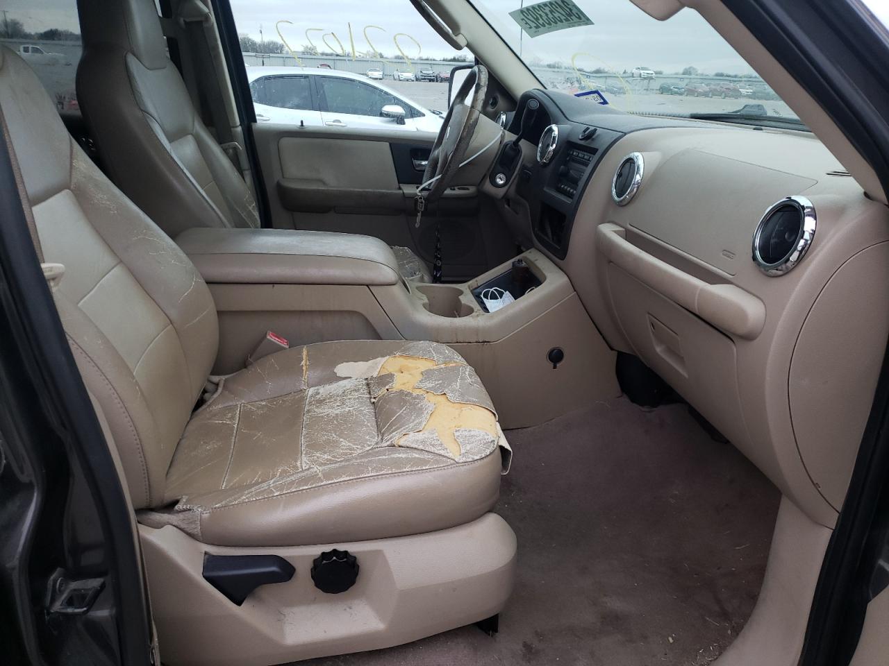 Photo 5 from auction – 2005 FORD EXPEDITION with VIN 1FMPU17555LA80813