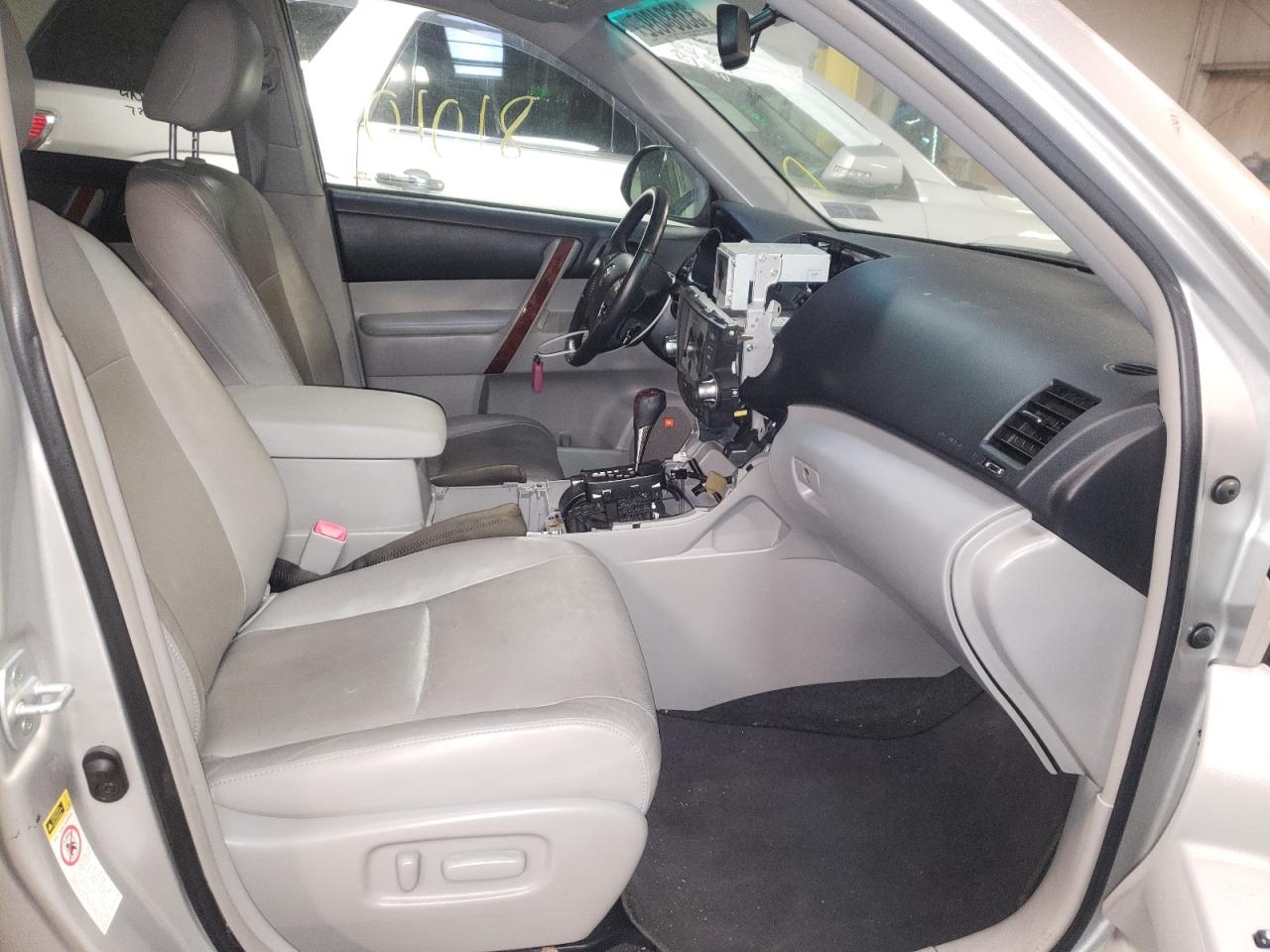 Photo 5 from auction – 2012 TOYOTA HIGHLANDER with VIN JTEDC3EH3C2006176