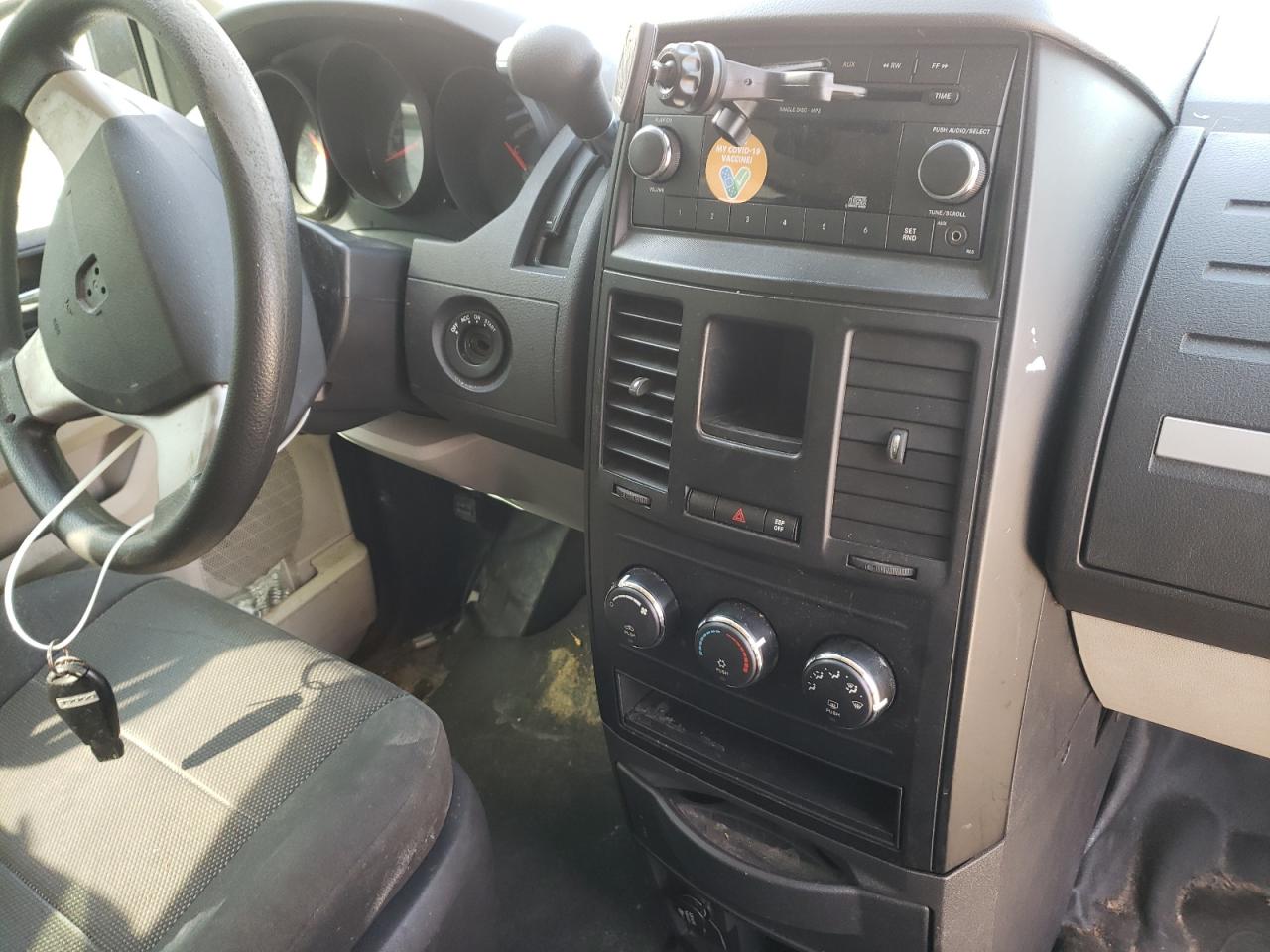 Photo 9 from auction – 2009 DODGE GRAND CARA with VIN 2D8HN11E69R628007