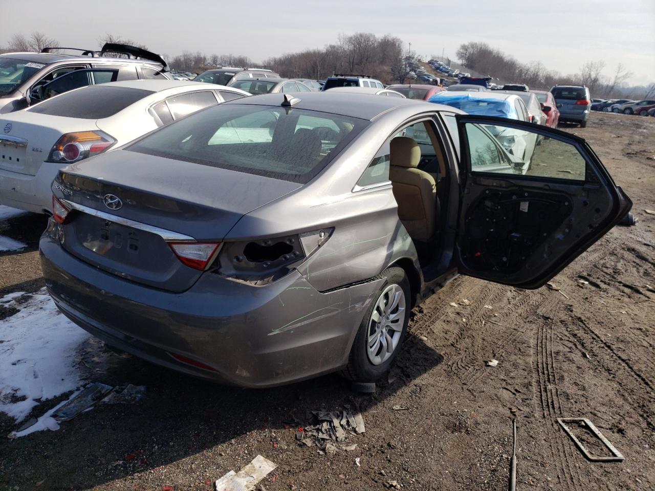 Photo 4 from auction – 2013 HYUNDAI SONATA GLS with VIN 5NPEB4AC1DH607341