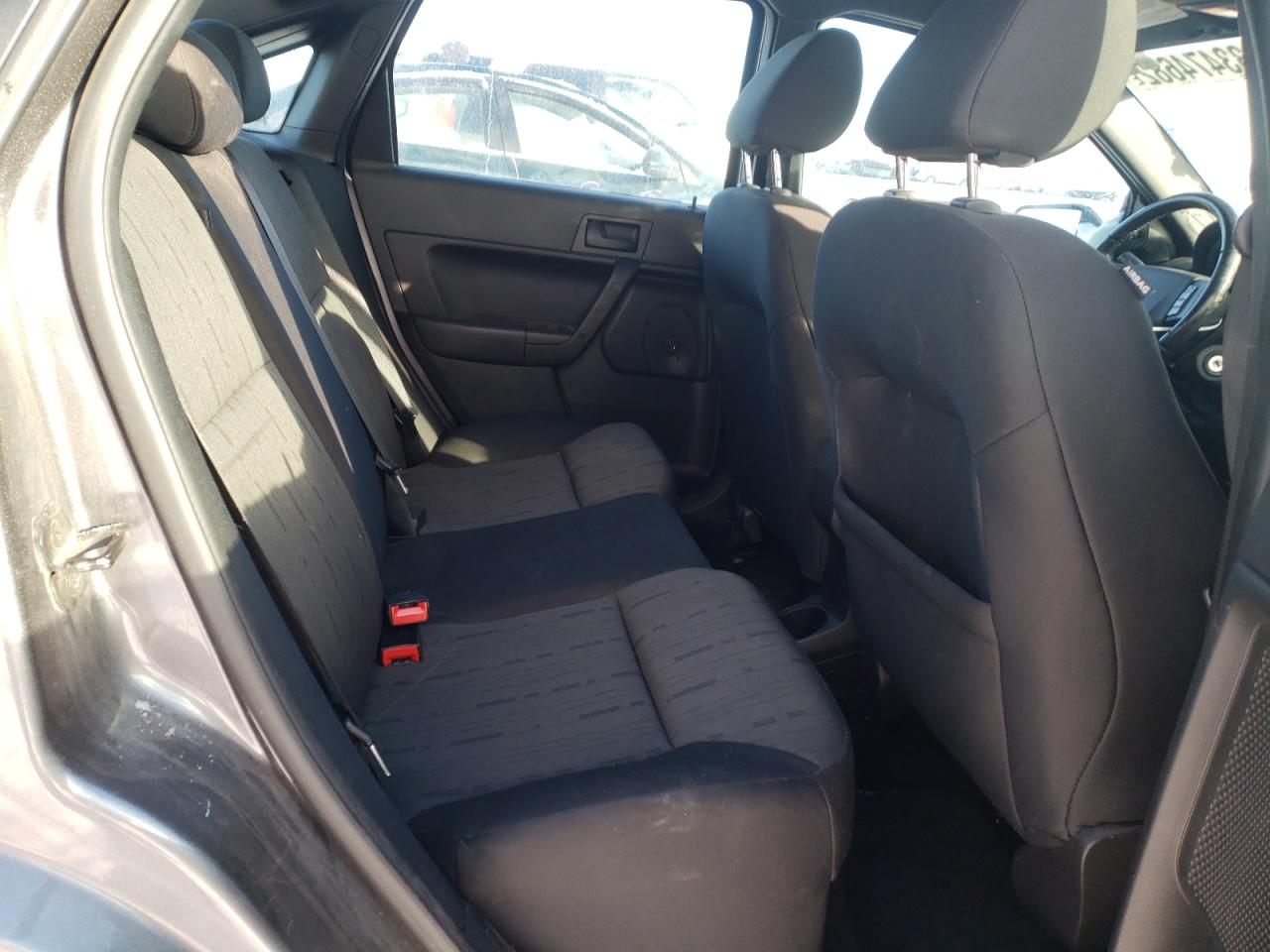 Photo 6 from auction – 2010 FORD FOCUS SE with VIN 1FAHP3FN8AW214550
