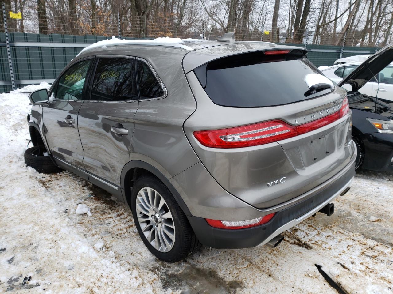 Photo 3 from auction – 2016 LINCOLN MKC RESERV with VIN 5LMCJ3D96GUJ29845
