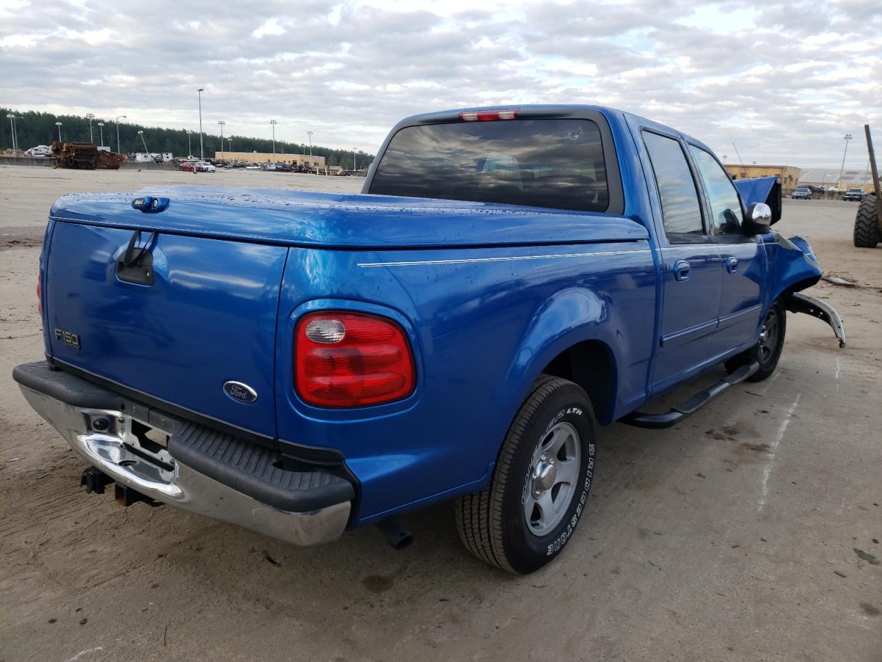 Photo 4 from auction – 2001 FORD F150 SUPER with VIN 1FTRW07W41KF80777
