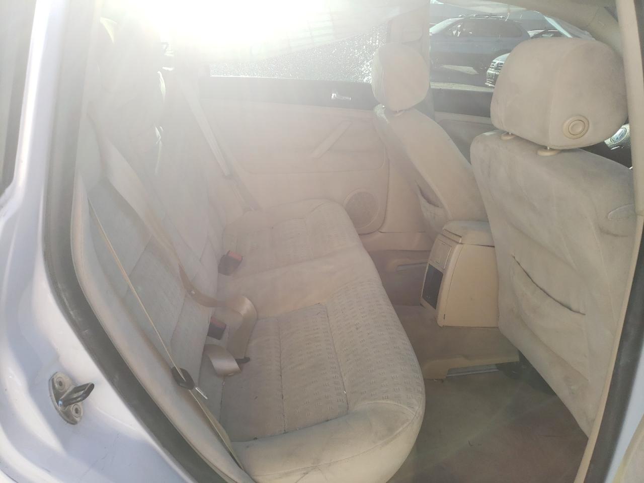 Photo 6 from auction – 2004 VOLKSWAGEN PASSAT GLS with VIN WVWPD63B84P040116