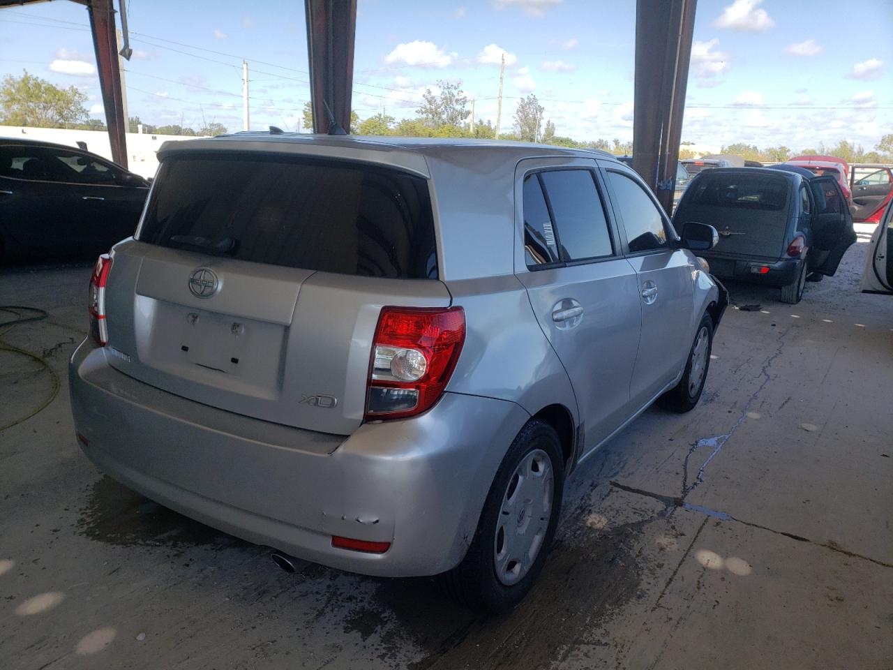 Photo 4 from auction – 2008 TOYOTA SCION XD with VIN JTKKU10428J013045