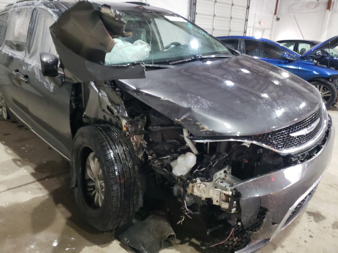 Photo 9 from auction – 2019 CHRYSLER PACIFICA T with VIN 2C4RC1BGXKR685633