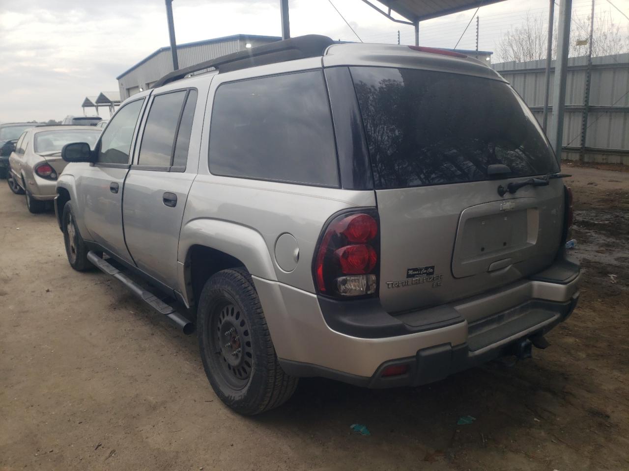 Photo 3 from auction – 2005 CHEVROLET TRAILBLAZE with VIN 1GNES16S856197073