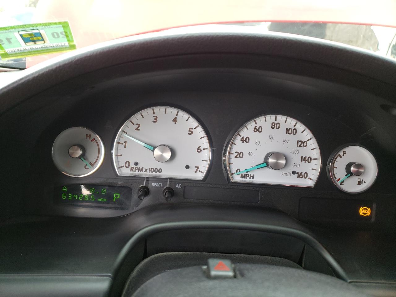 Photo 8 from auction – 2003 FORD THUNDERBIR with VIN 1FAHP60A03Y104154