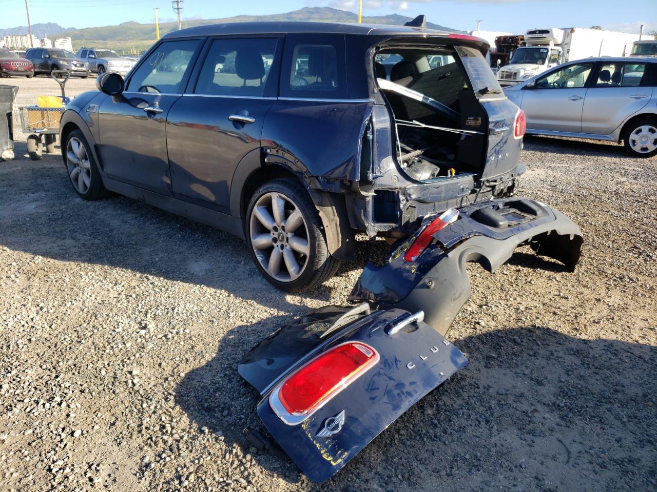 Photo 3 from auction – 2016 MINI COOPER CLU with VIN WMWLN5C50G2E29480