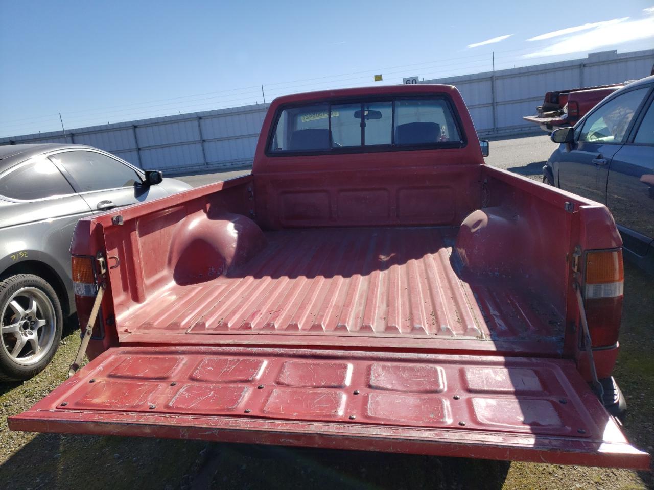 Photo 6 from auction – 1993 TOYOTA PICKUP 1/2 with VIN 4TARN81A8PZ083452