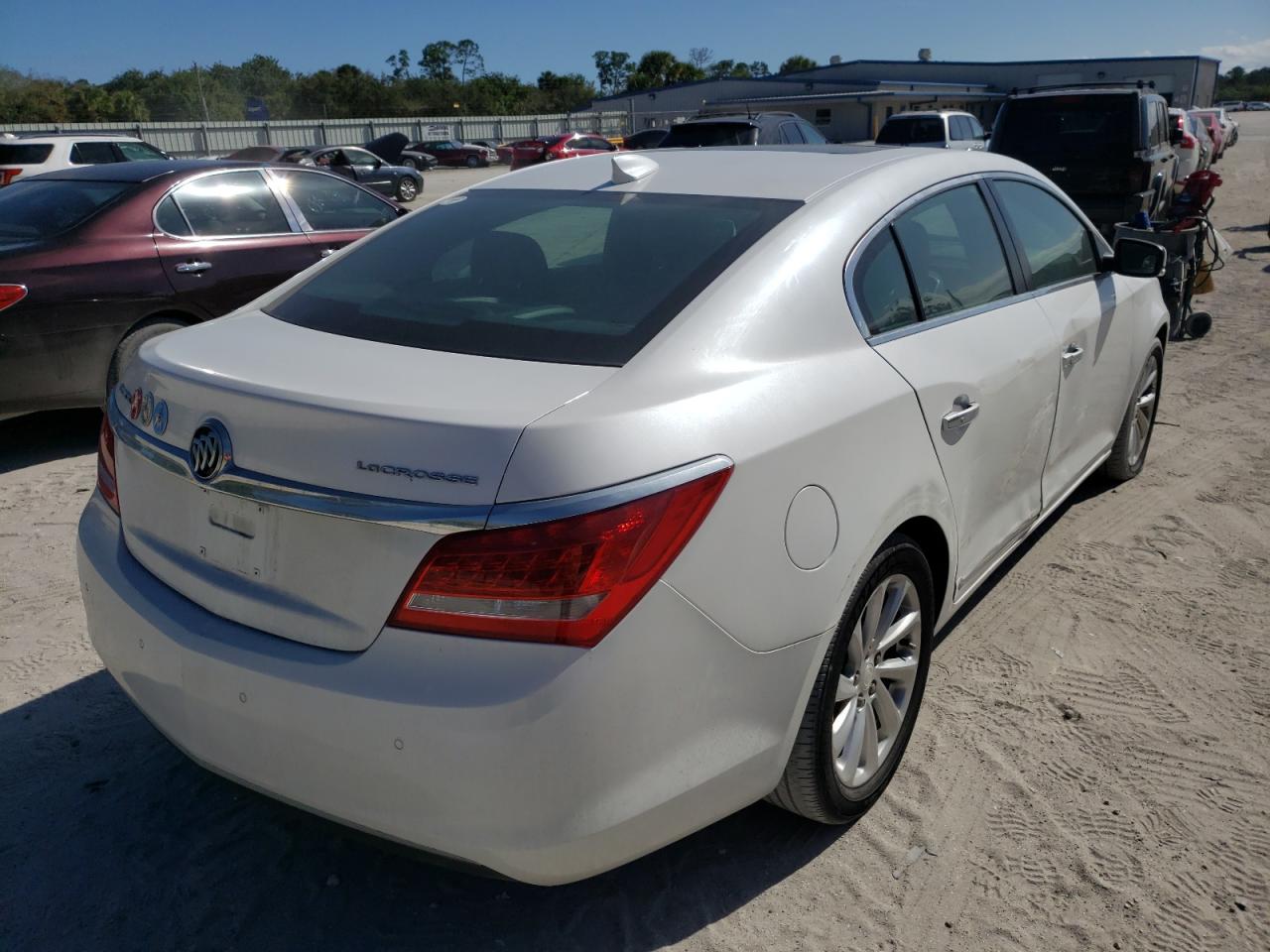 Photo 4 from auction – 2015 BUICK LACROSSE with VIN 1G4GB5GR5FF184332