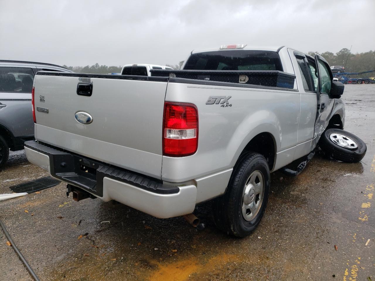 Photo 4 from auction – 2006 FORD F150 with VIN 1FTRX14W96KB94015