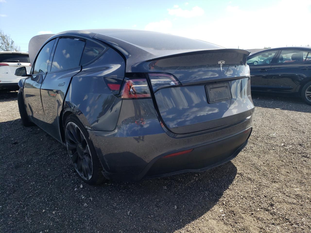 Photo 3 from auction – 2020 TESLA MODEL Y with VIN 5YJYGDEF9LF011555