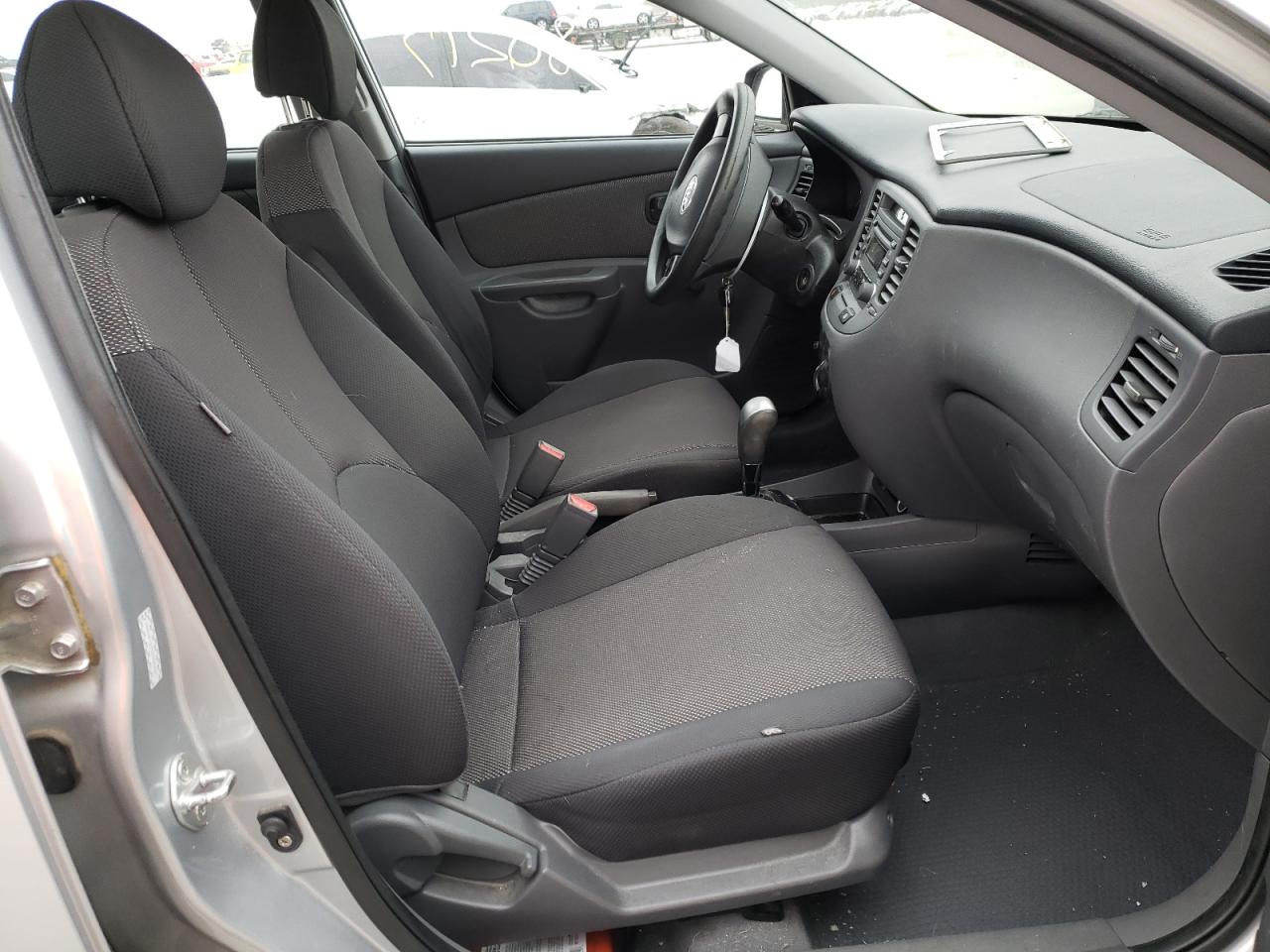 Photo 5 from auction – 2008 KIA RIO BASE with VIN KNADE123X86396458