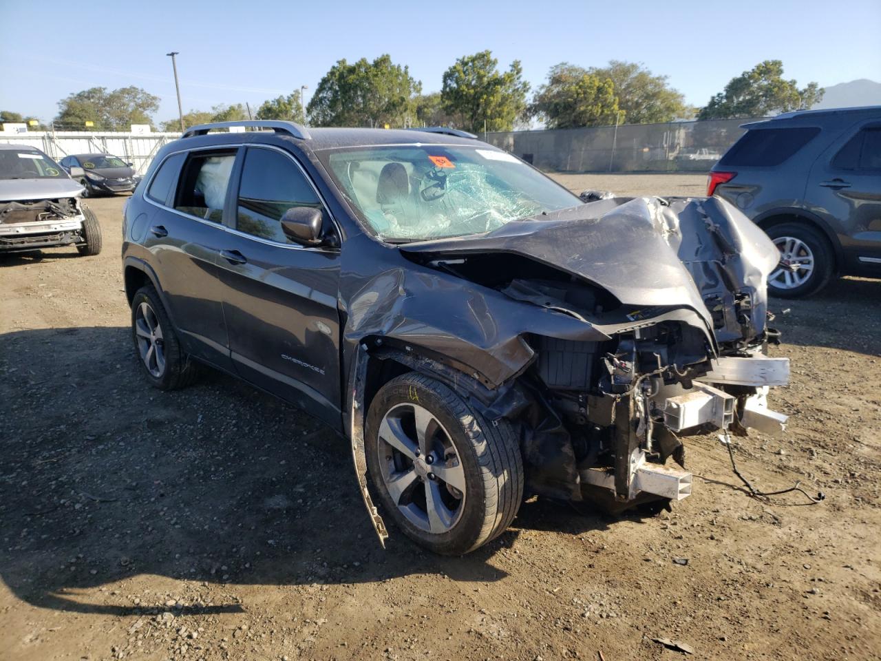 JEEP CHEROKEE L 2019 with VIN 1C4PJLDB0KD454656 - Photo from auction