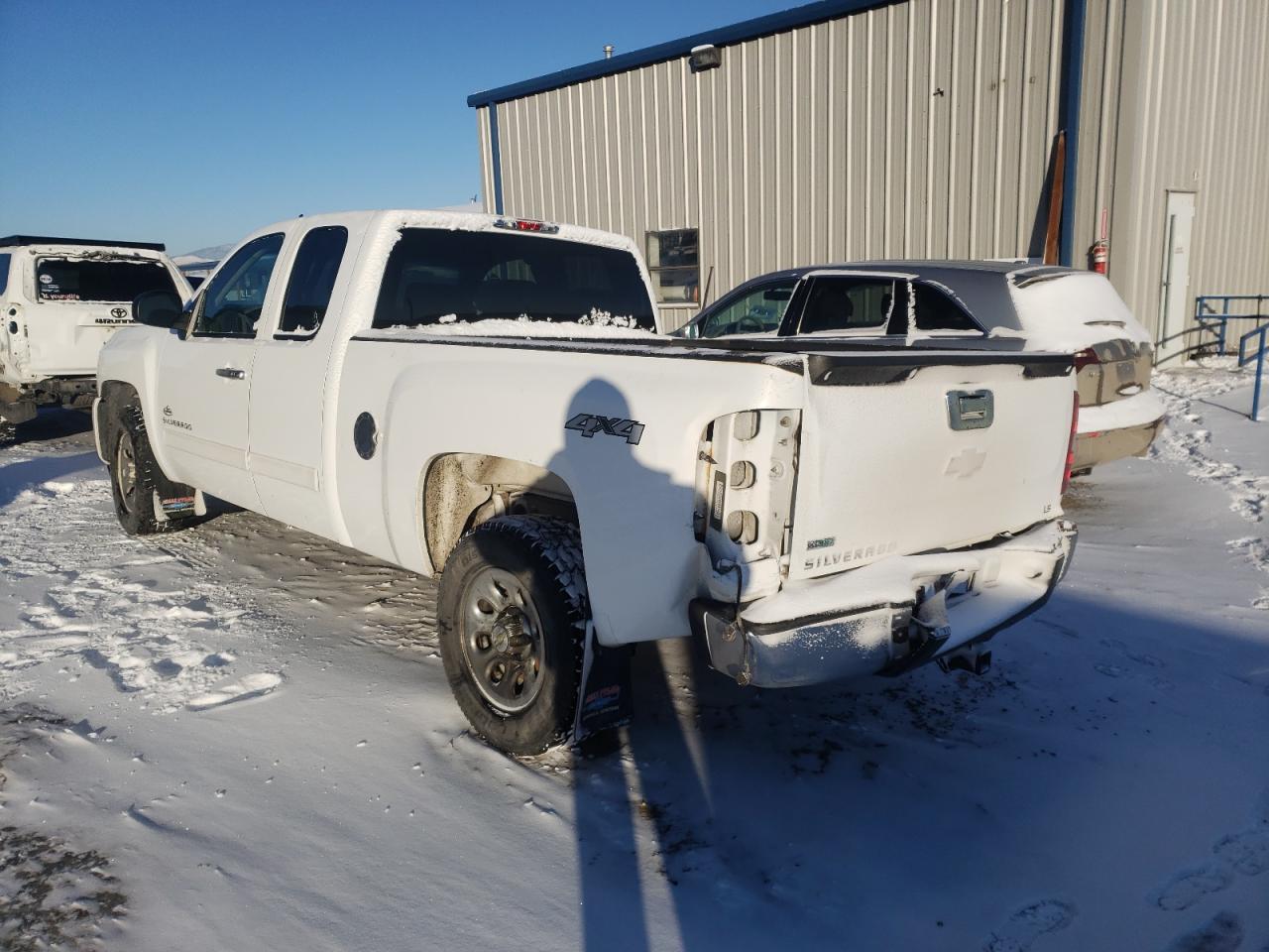 Photo 3 from auction – 2011 CHEVROLET SILVERADO with VIN 1GCRKREA7BZ131545